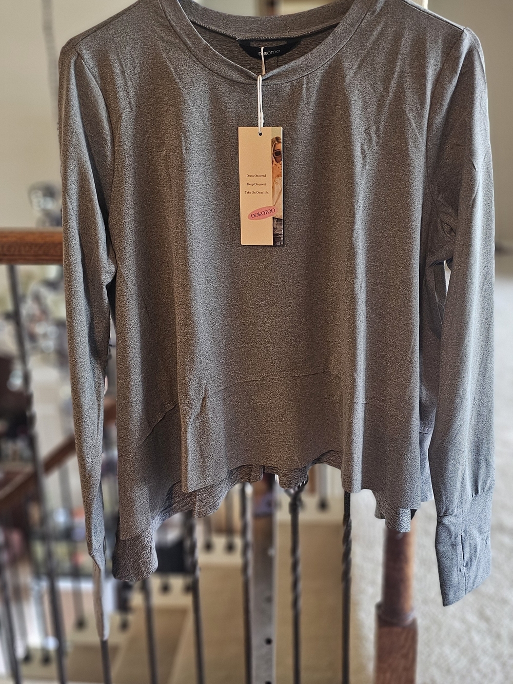 Women's Gray Long-Sleeve Crewneck Top